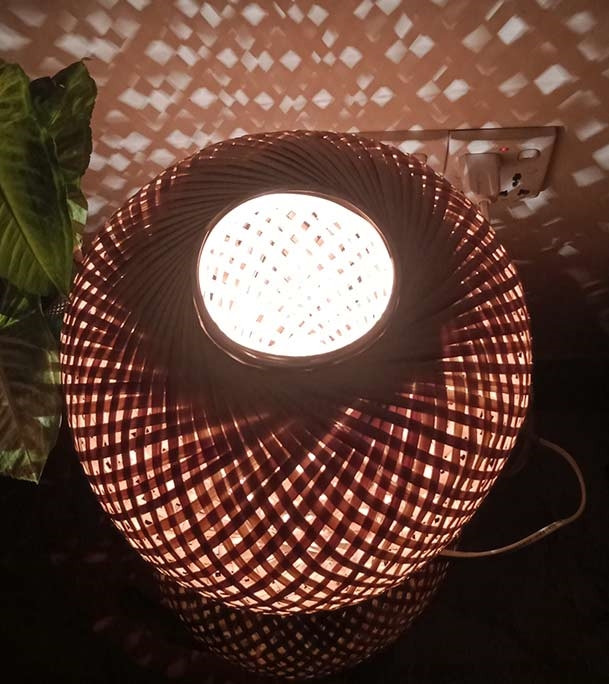 Eco Friendly Bamboo Made Oval Shaped Table Lamp Shaded