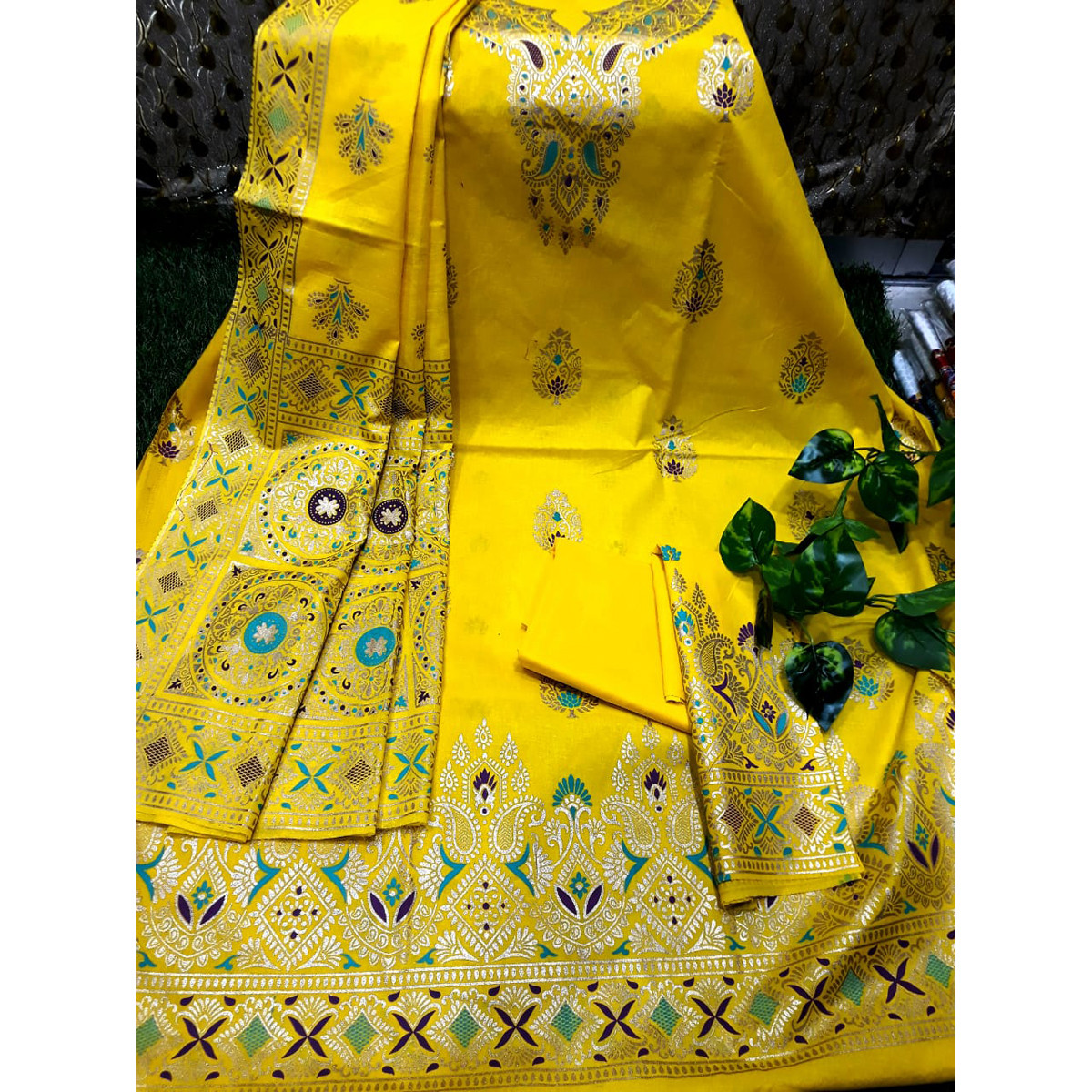 Unstitched Fashionable and Georgious High Quality fabrics and Screen Printed Pure Cotton Salwar Kameez For Woman