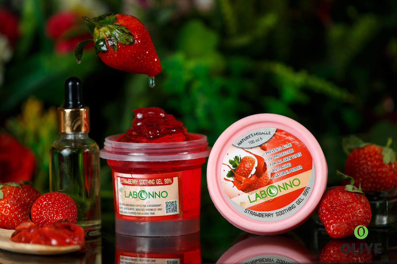 LABONNO PREMIUM PINKISH WHITENING STRAWBERRY SOOTHING GEL