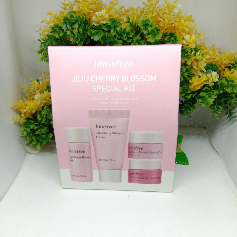 Innisfree Jeju Cherry Blossom Special Kit