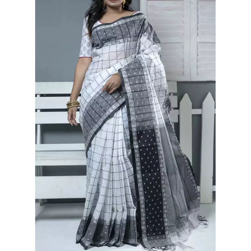 Fashionable Tangail saree for women